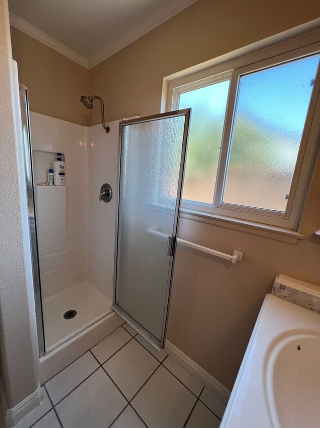 Building Photo - Well Located Home in Camarillo, CA