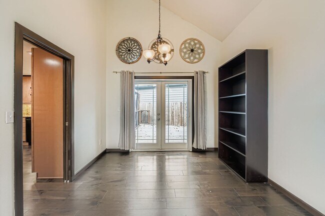 Building Photo - 3BR/3BA Beaverton Home — Central A/C, Vaulted Ceilings, Fenced Yard & 2-Car Garage | No HOA