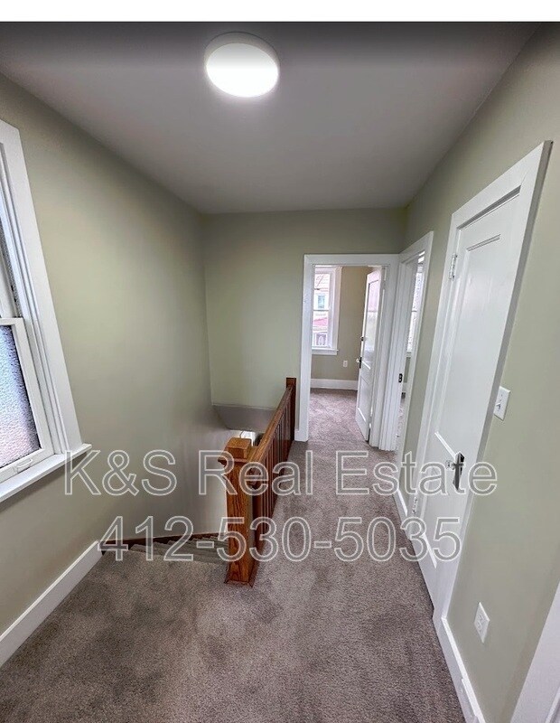 Building Photo - 418 Carl St