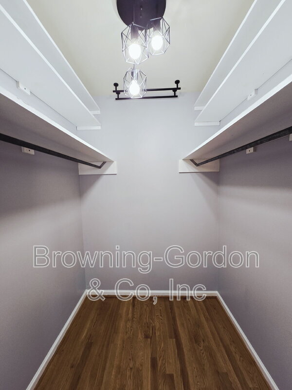 Building Photo - 5776 Brentwood Trace