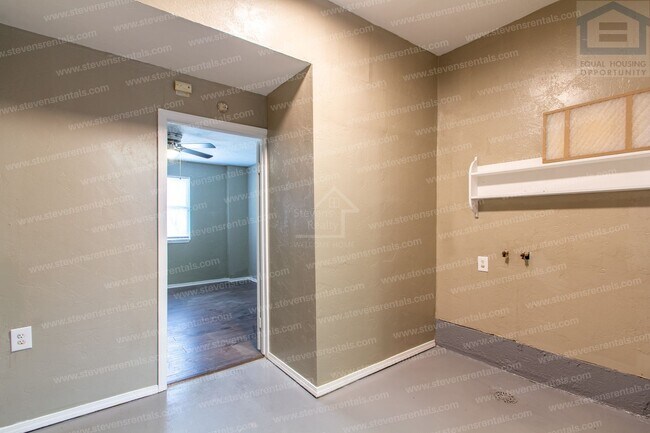 Building Photo - 2206 NW 19th St