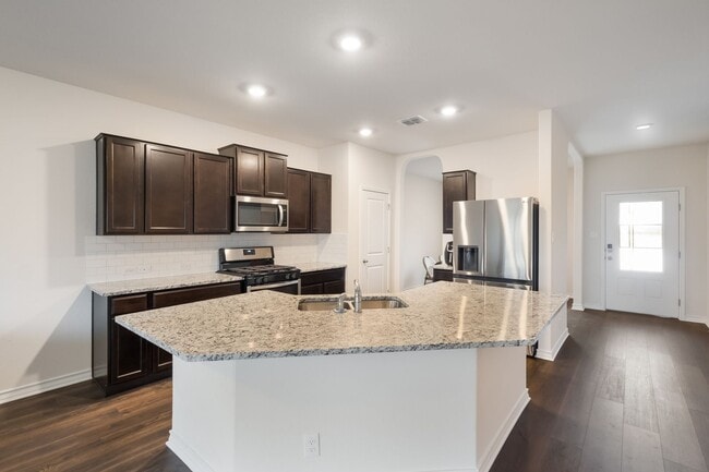 Building Photo - Private Cul-de-Sac Living with Spacious Backyard