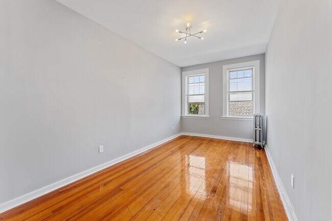 Building Photo - 382 Bloomfield Ave