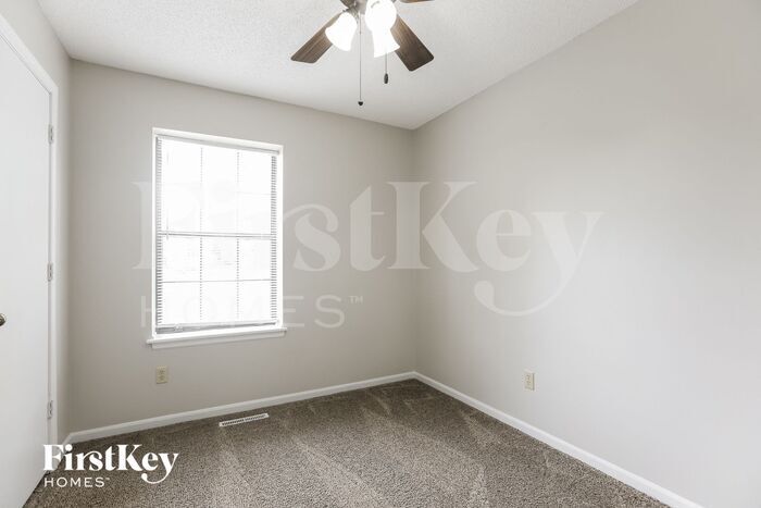 Building Photo - 517 SE Onyx Dr