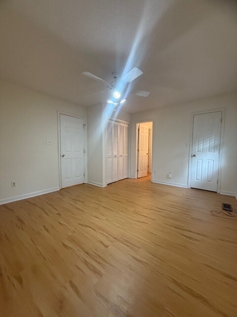Building Photo - Spacious condo at The Oaks of Avent Ferry!