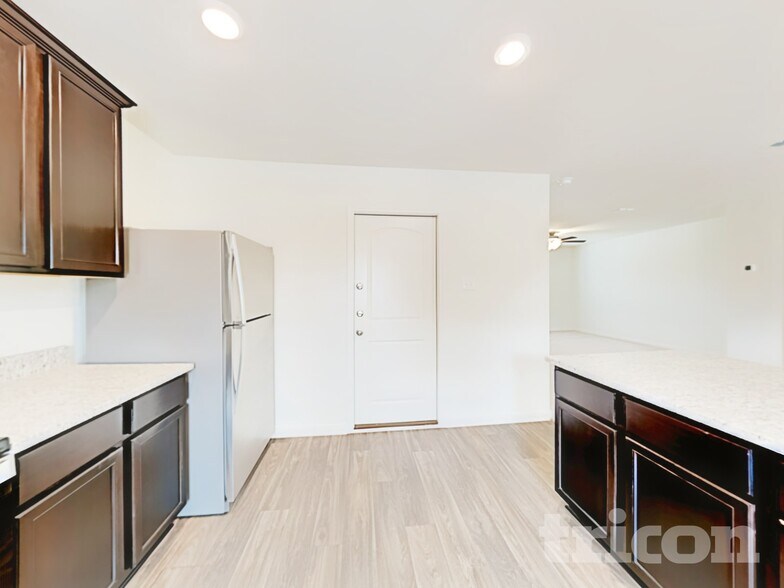 Building Photo - 11750 Davalos Ln