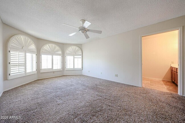 Building Photo - 3233 E Desert Cove Ave