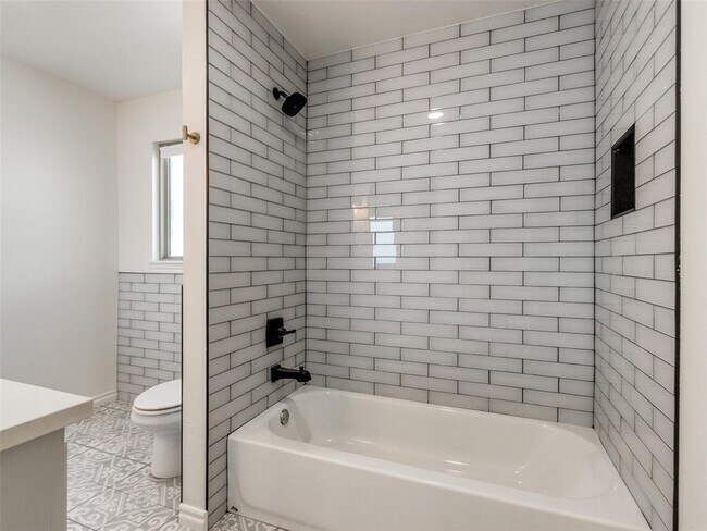 Building Photo - 4101 N Hammond Ave