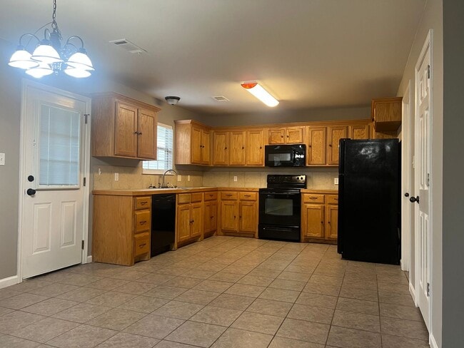 Building Photo - 3318 Arkansas Dr