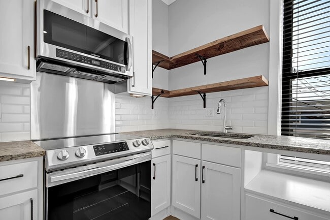 Building Photo - 88 W Frankfort St