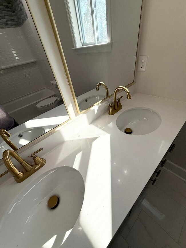 Building Photo - 140 Stone Mill Dr