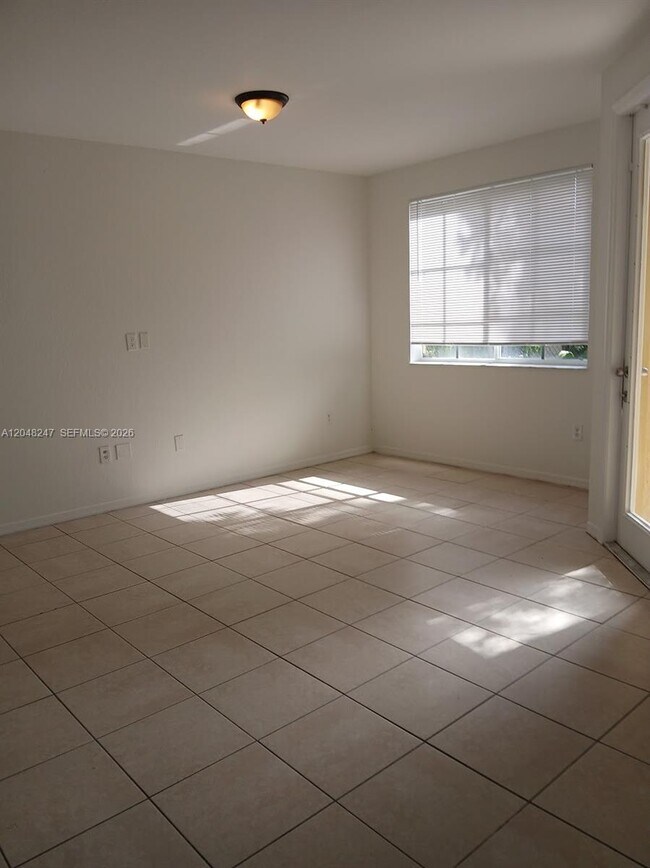 Building Photo - 6059 SW 19th Ct