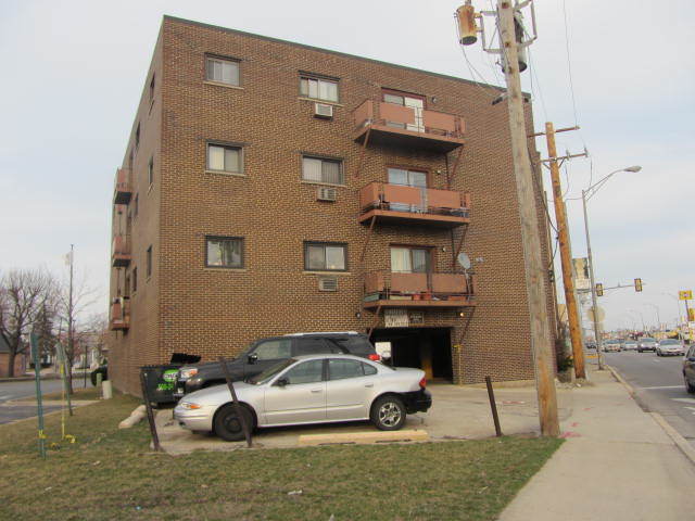 Building Photo - 7610 W Grand Ave