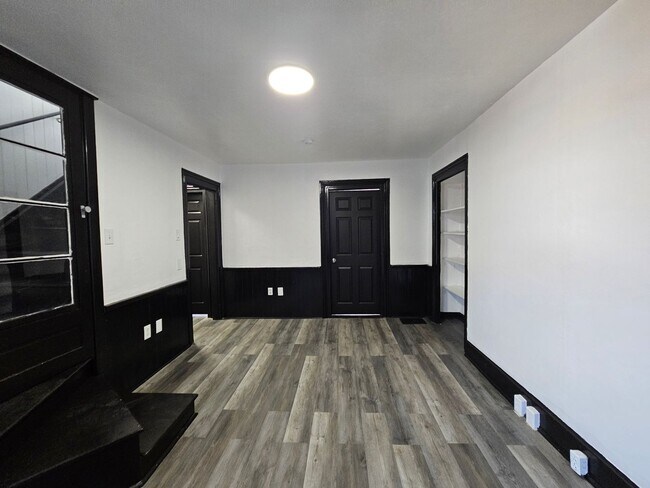 Building Photo - Fully Updated 4-bedroom 2 bath house for rent!