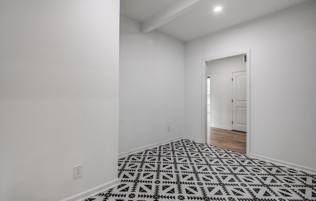 Building Photo - 1781 Forest Ave