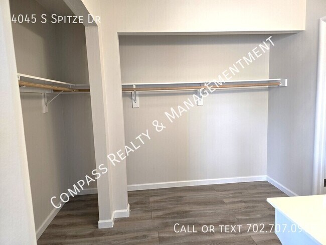 Building Photo - 4045 S Spitze Dr