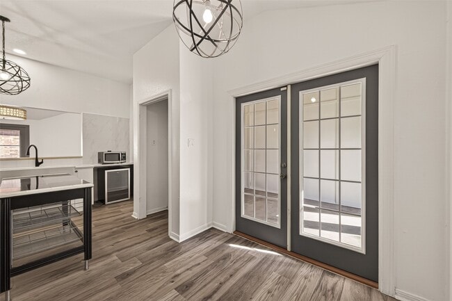 Building Photo - 3517 Denio Dr