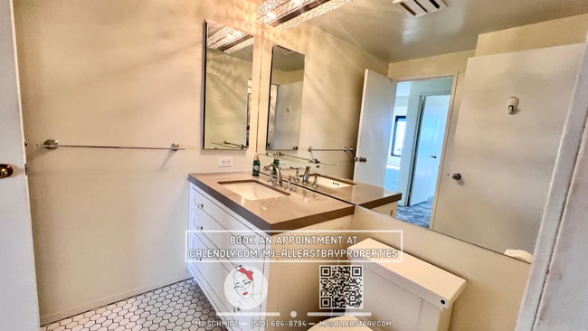 Building Photo - Views Views!!! Large 1 bdrm / 1 Bth with s...