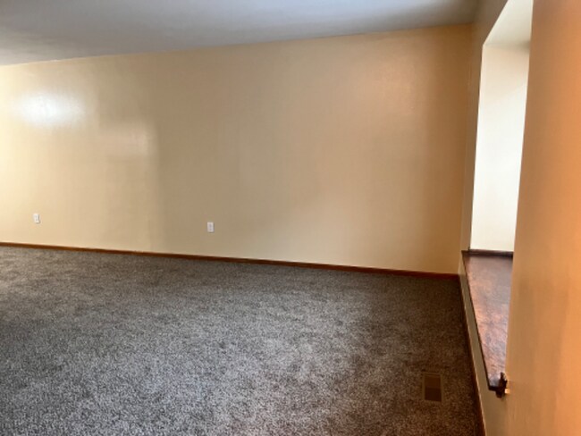 Building Photo - 4418 Burlingame Commons