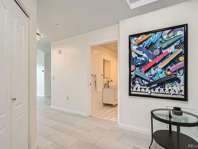 entryway - 300 W 11th Ave