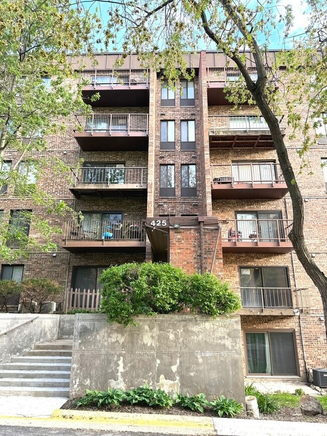 Primary Photo - 425 Walnut Creek Rd