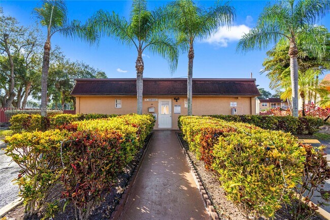 Building Photo - 9972 SW 88th St