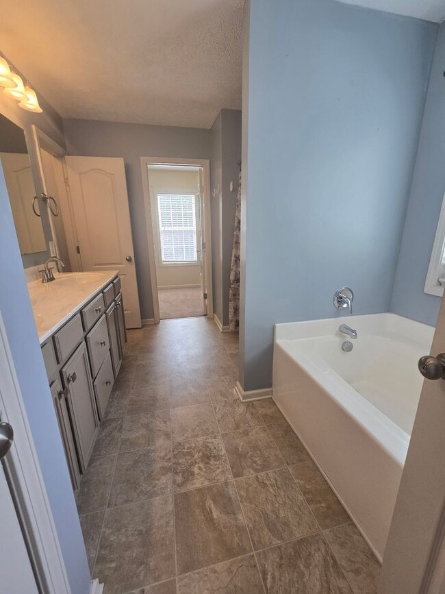 Building Photo - New Listing!!!