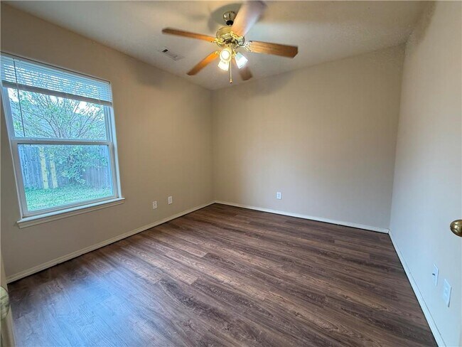 Building Photo - 4106 SW Shadowrock Pl