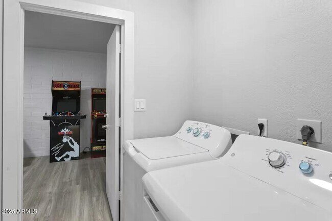 Building Photo - 4844 E Andora Dr