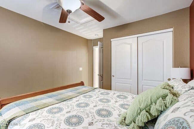 Building Photo - 8074 W Beck Ln