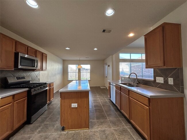 Building Photo - 6703 Mountain Wood Way