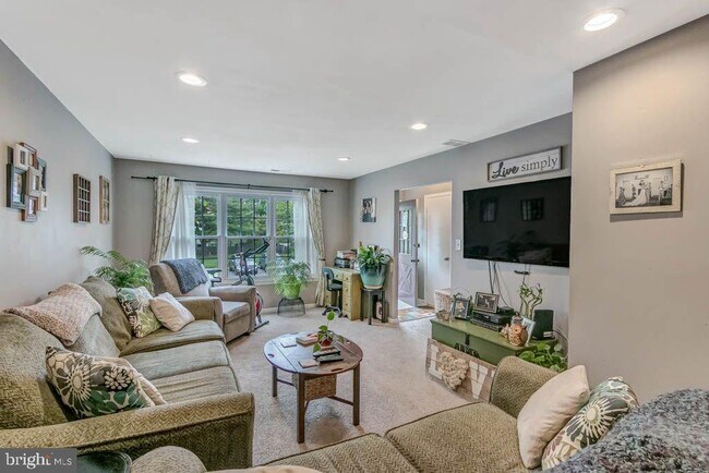 Building Photo - 1677 Brice Ct