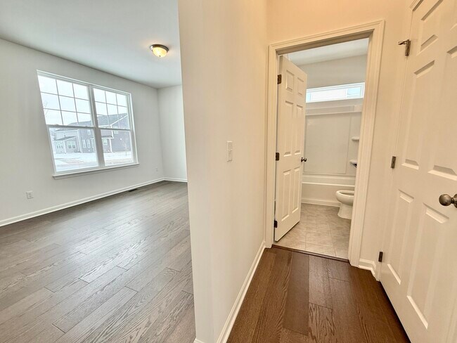 Building Photo - 6173 S Trailwoods Dr