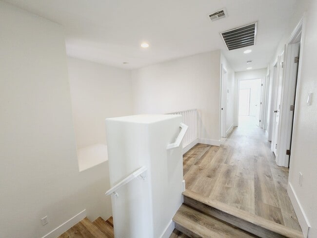 Building Photo - 7445 Calzado Dr