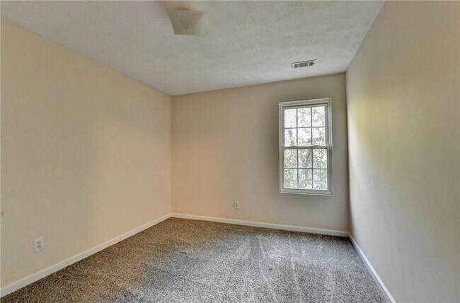 Building Photo - 3112 Sentinel Cir
