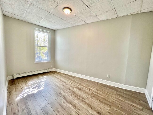 Building Photo - 264 Old Bergen Rd