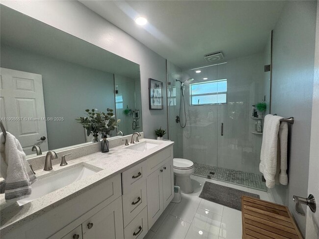 Building Photo - 5226 Brian Blvd