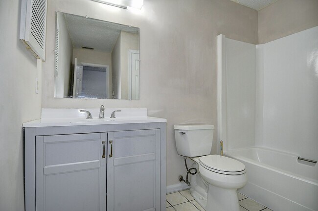 Building Photo - FOR RENT - KEMPSVILLE AREA, VIRGINIA BEACH!