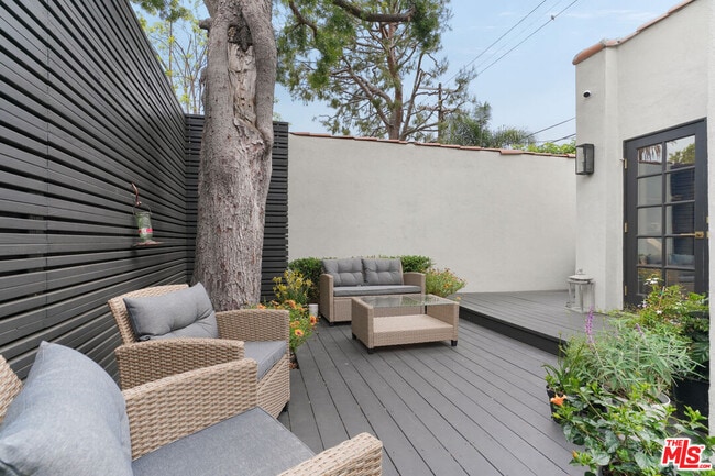 Building Photo - 8062 Waring Ave