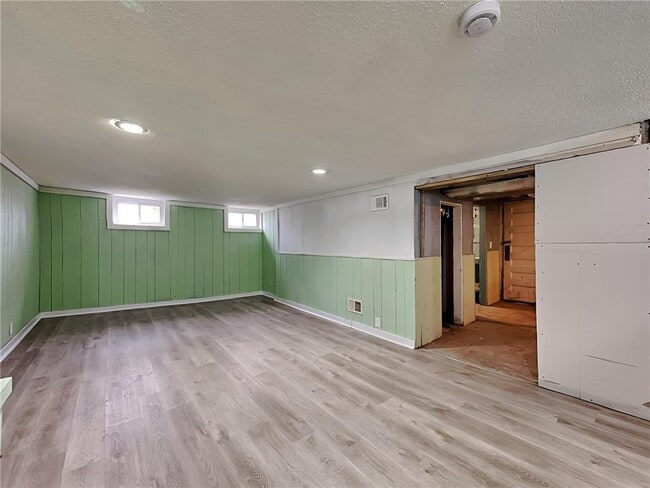 Building Photo - 3601 N Thomas Ave