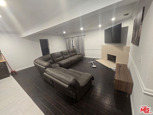 Building Photo - 19150 Topham St