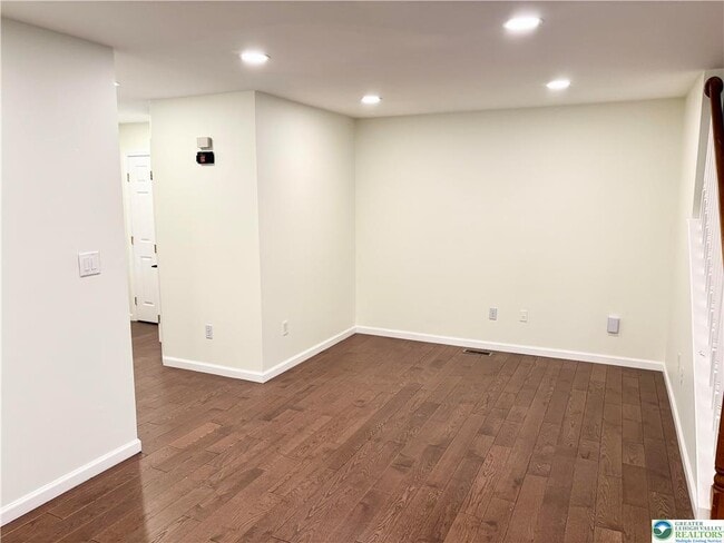 Building Photo - 1319 Mohr Cir