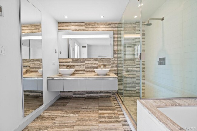 Building Photo - 322 W 57th St