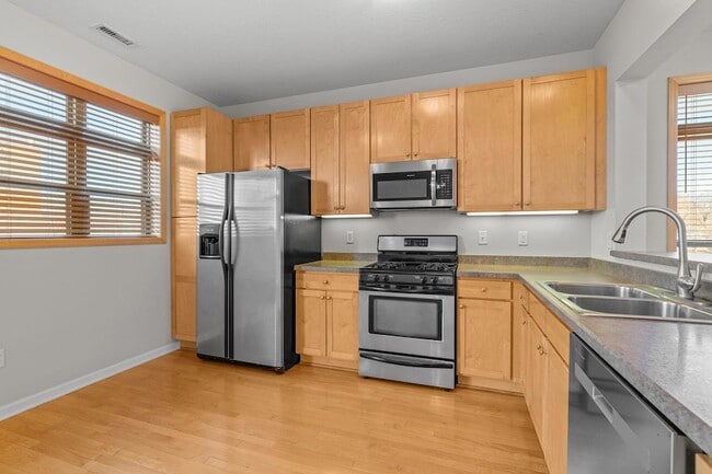 Building Photo - 731 Mercer St