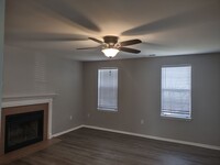 Building Photo - ****MOVE IN SPECIAL****Fabulous Upgraded Three Bedroom/Two Bath Townhome - Walking Distance to Le...