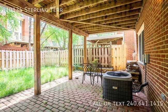 Building Photo - 10134 Sterling Terrace