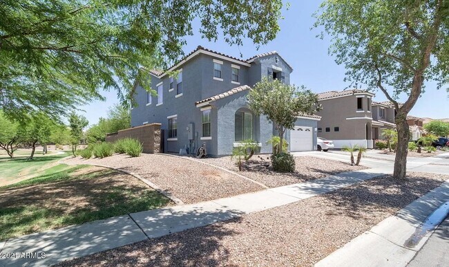 Building Photo - Luxurious 5BR Home in Award-Winning Power ...