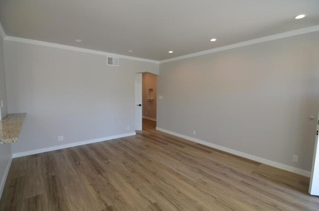 Building Photo - 126 22nd Ave