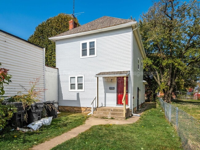 Building Photo - 878 1/2 Sullivant Avenue