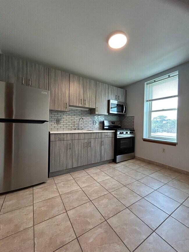 Building Photo - 287 Lawton Ave